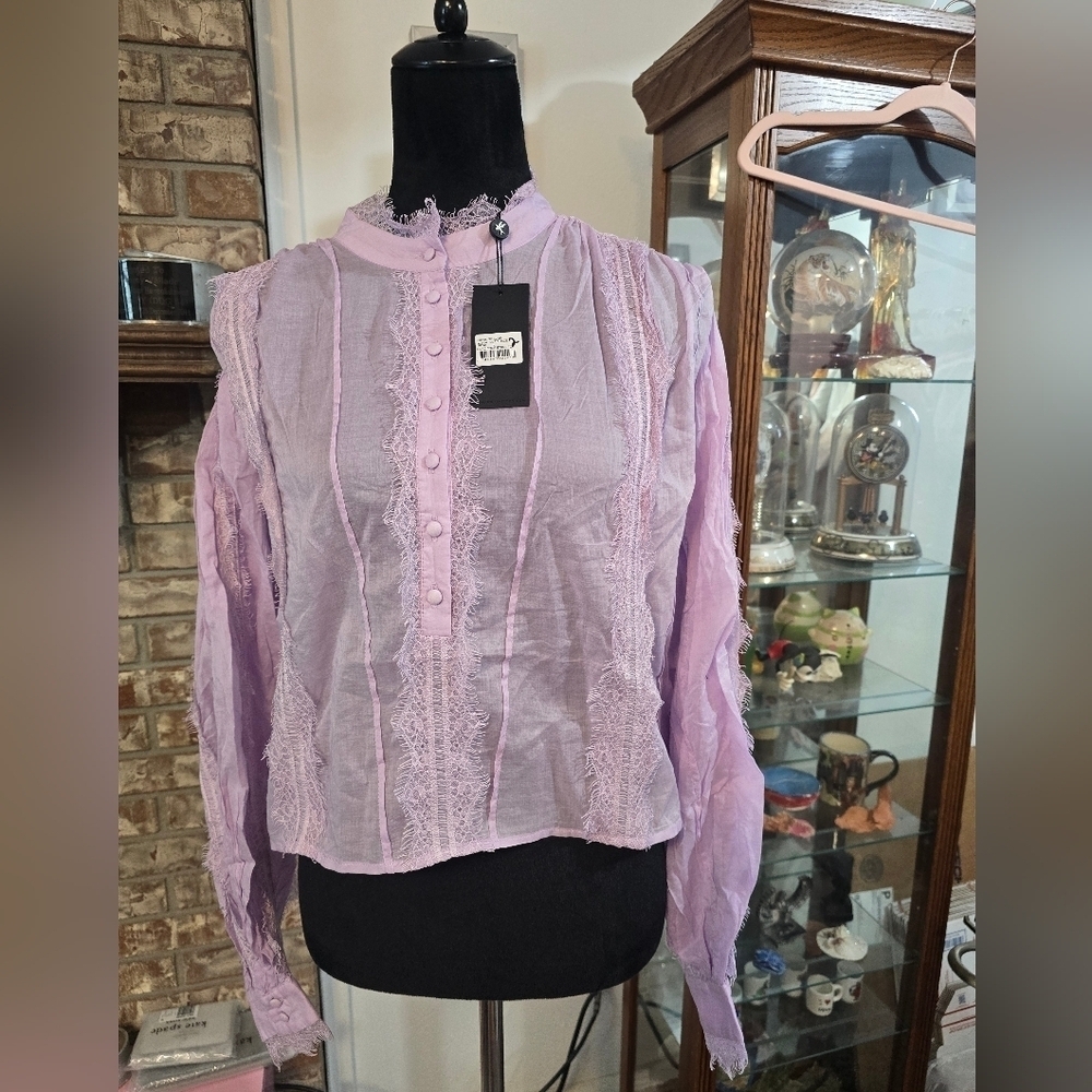 One Teaspoon lilac haze size Large crop eternal top. Beautiful lace detail nwt